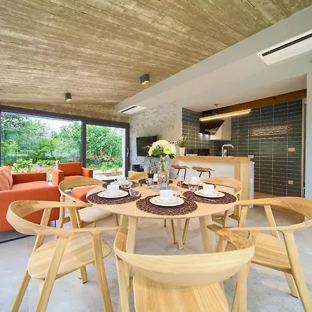 Luxury Jerini Estate Villa *