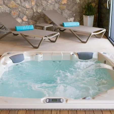 Luxury Jerini Estate Vila