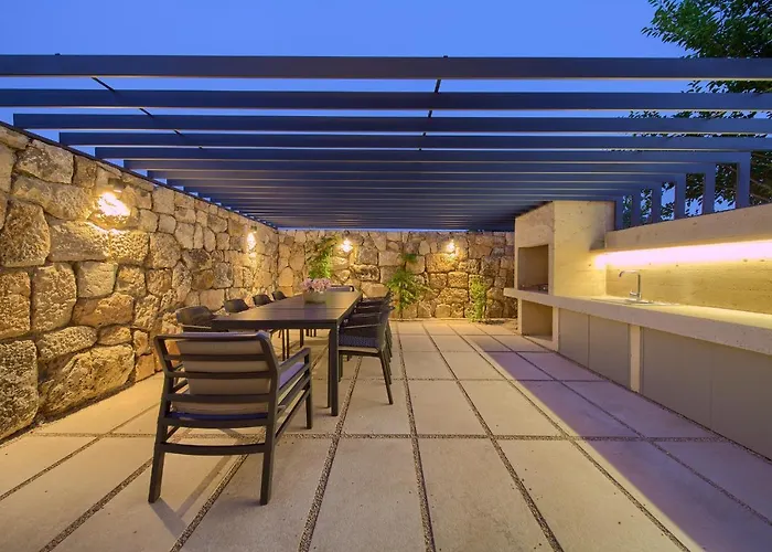 Luxury Jerini Estate Vila *